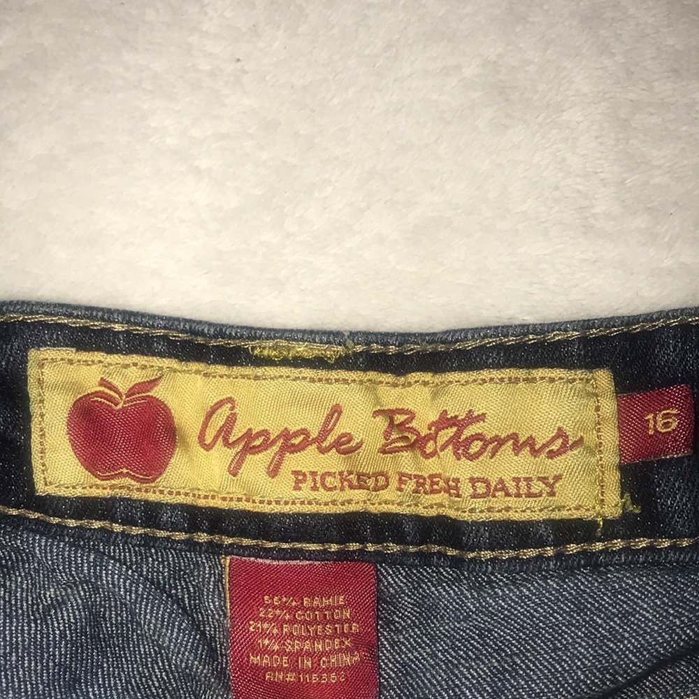 Apple Bottom Jeans - Picture 3 of 3